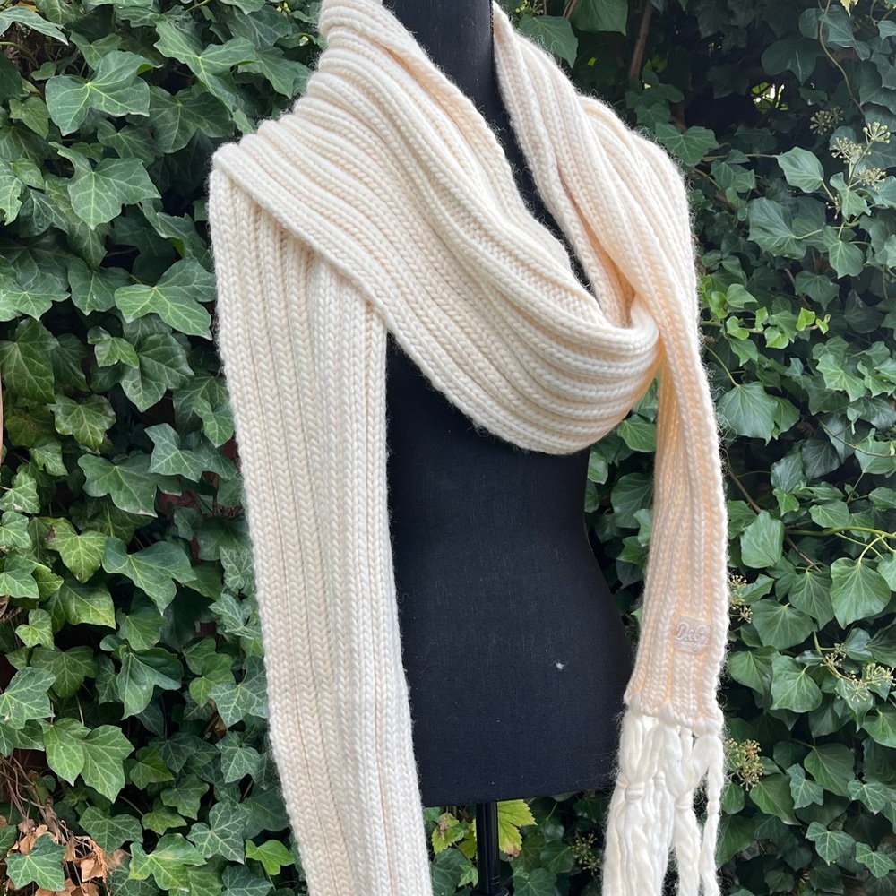 D&G Ivory Knit Scarf with Fringe